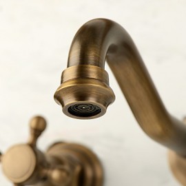 Bathroom Sink Faucet In Antique Inspired Designed (Polished Brass Finish)